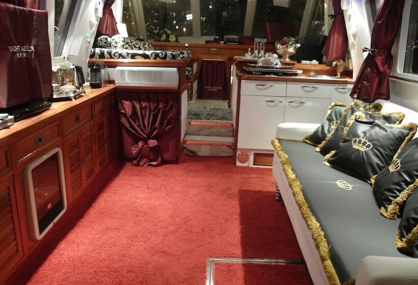 هتل Maria Callas Yacht