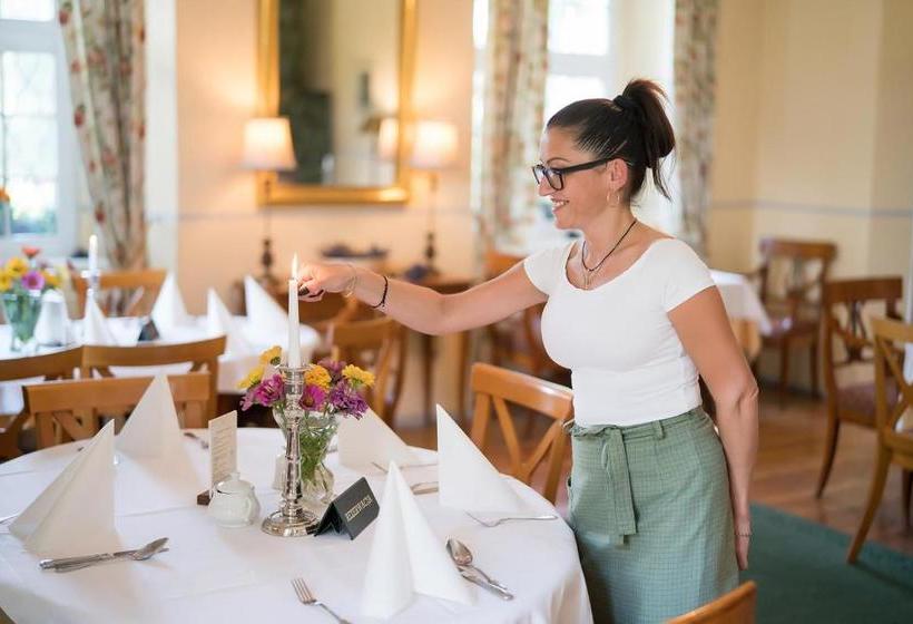 Отель Pałac łomnica   Karkonosze / Riesengebirge