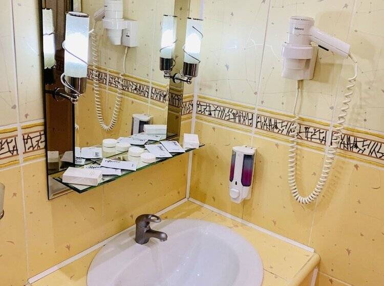 هتل Palace Ukraine