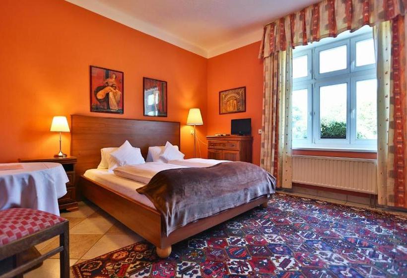 هتل Pension Rainbow