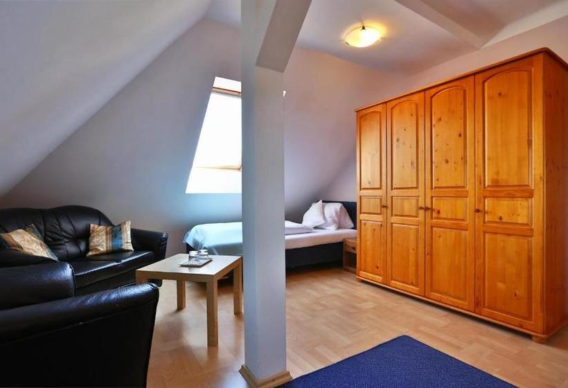 هتل Pension Rainbow