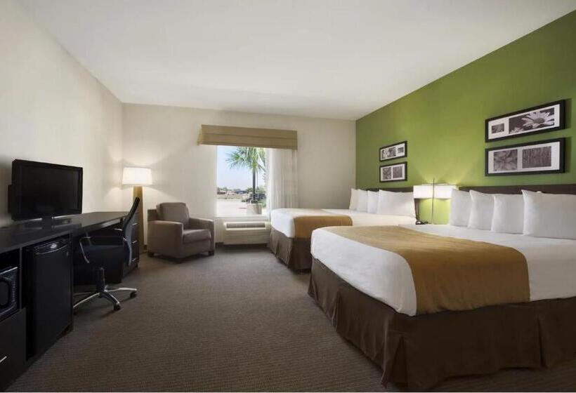 בית מלון כפרי Petrostay Inn & Suites Cotulla