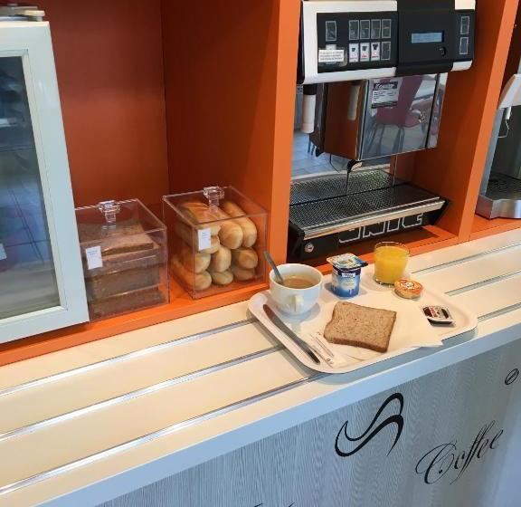 هتل Premiere Classe Strasbourg Sud  Illkirch