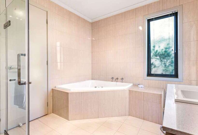 Quality Hotel Point Cook