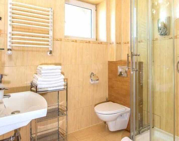 هتل Apartament Rades