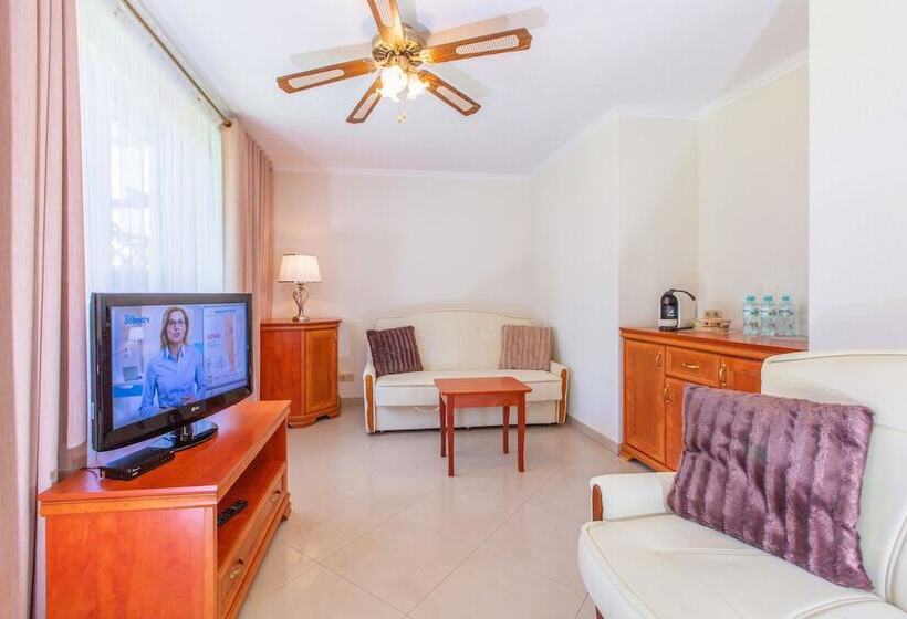 هتل Apartament Rades