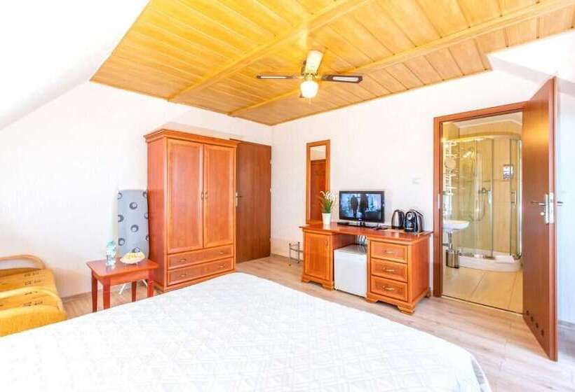 هتل Apartament Rades