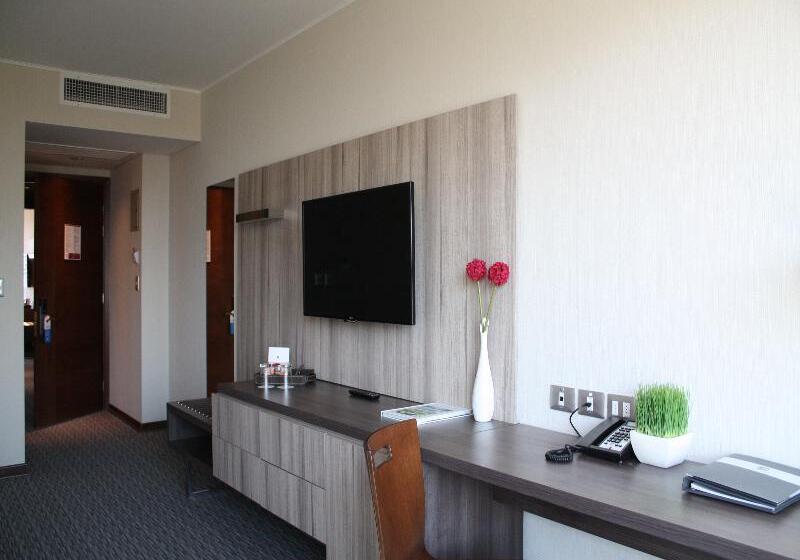 酒店 Radisson Blu Plaza El Bosque Santiago