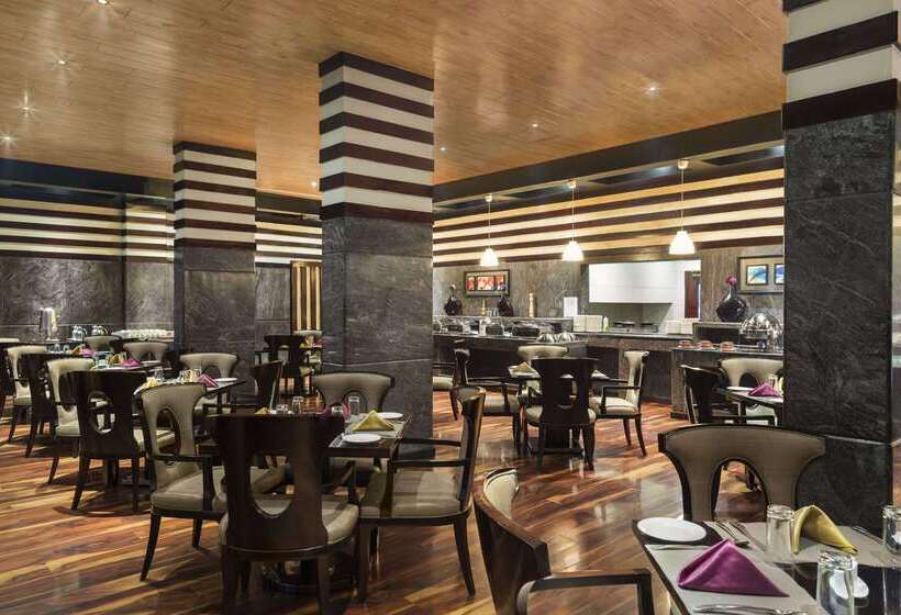 هتل Ramada By Wyndham Alleppey