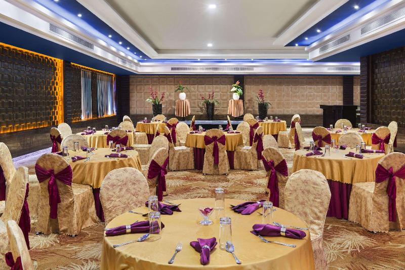 هتل Ramada By Wyndham Alleppey