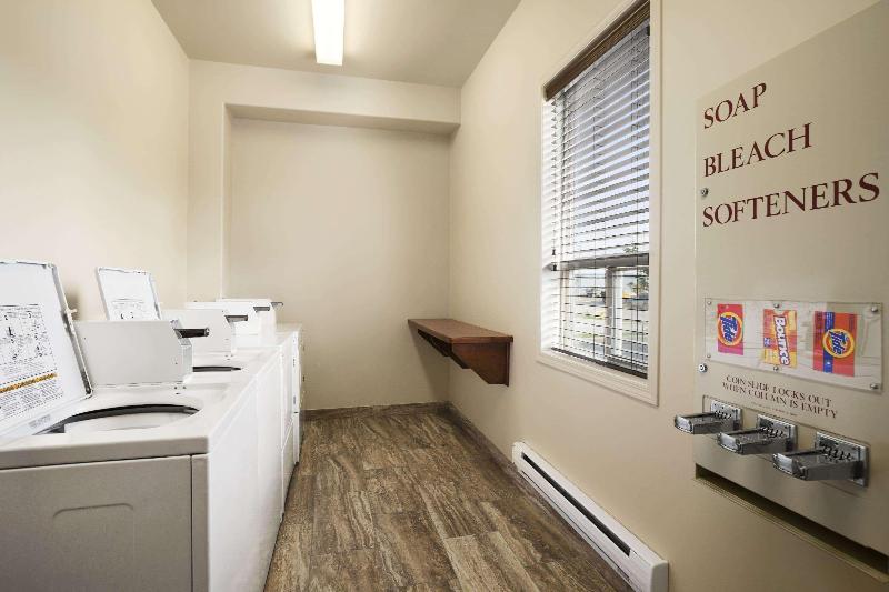 فندق Ramada By Wyndham Edson