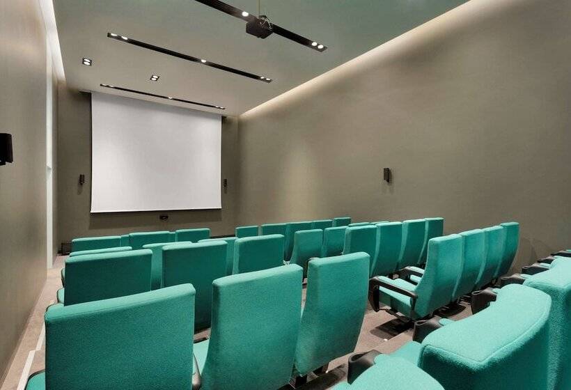 ホテル Ramada Plaza By Wyndham Istanbul Asia Airport