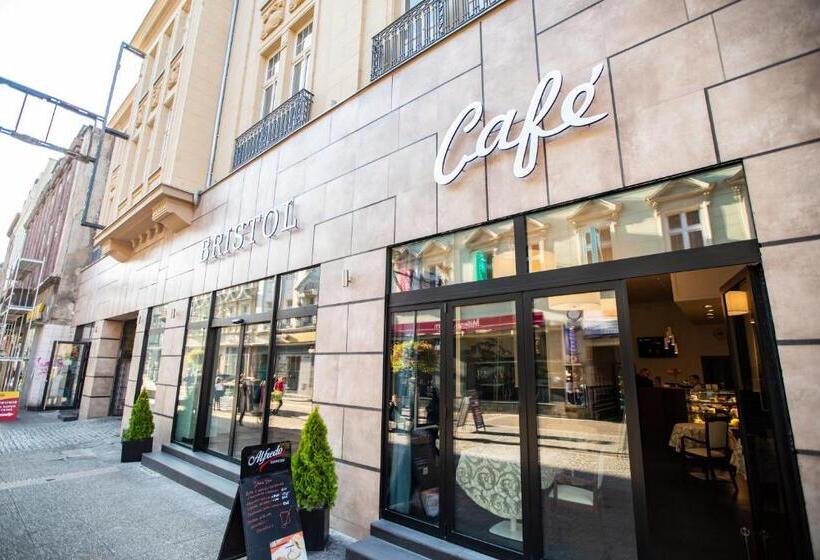 ホテル Rezydencja Bristol Kaiserhof 1858