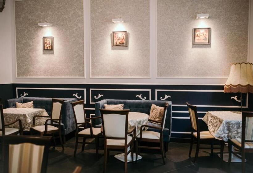 ホテル Rezydencja Bristol Kaiserhof 1858