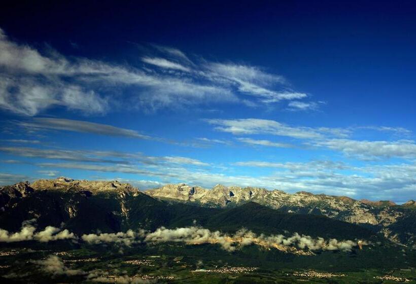 Отель Rifugio Predaia Ai Todesci