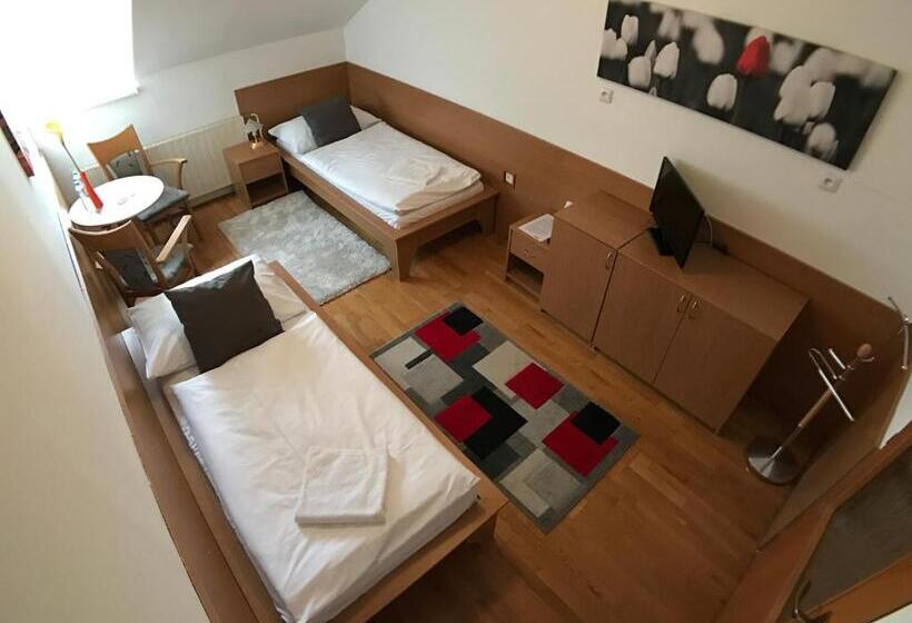 בית מלון כפרי Rose Břeclav