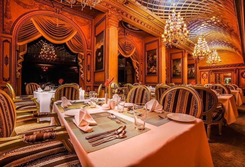 هتل Ramoji Film City  Sitara Luxury