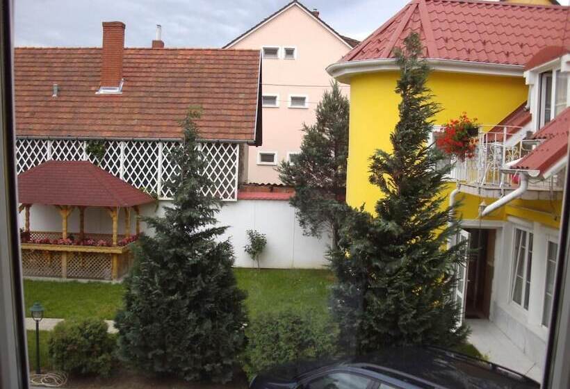 هتل Szieszta Panzió