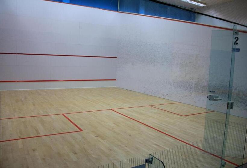 فندق Tennis Club