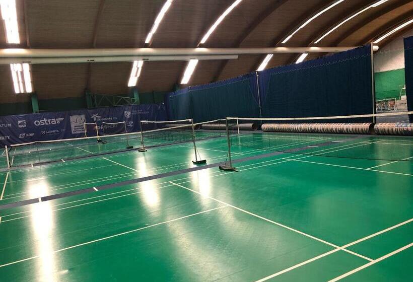 فندق Tennis Club