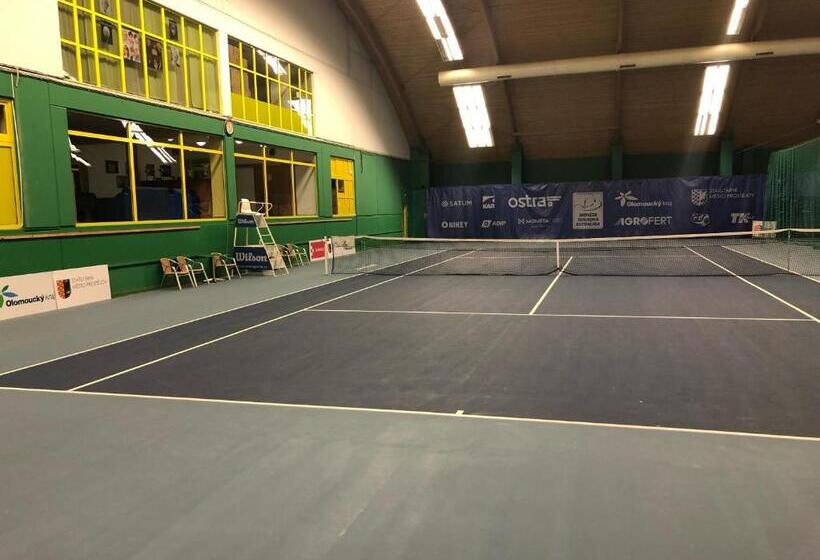 فندق Tennis Club