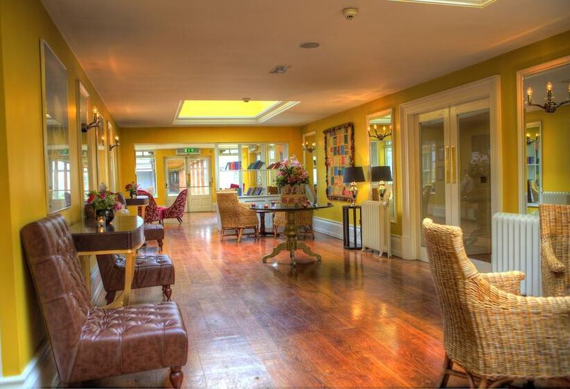 فندق The Lodge At Ashford Castle