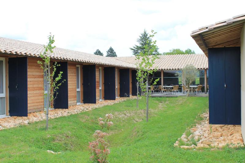 ホテル The Originals City, Hôtel Albizia, Sarlatlacanéda