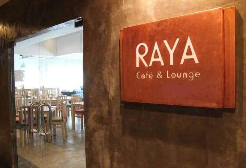 ホテル The Raya Surawong Bangkok