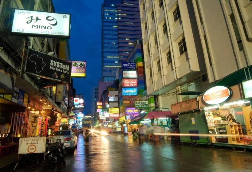 ホテル The Raya Surawong Bangkok