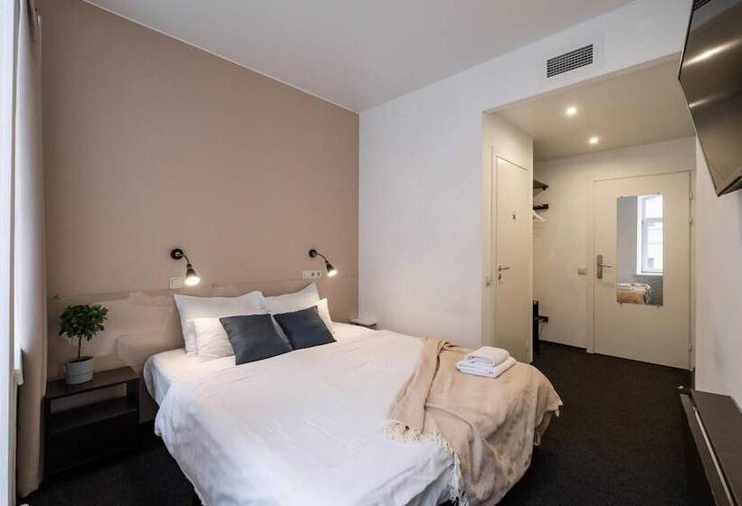 ホテル Travelto Kazanskiy 43