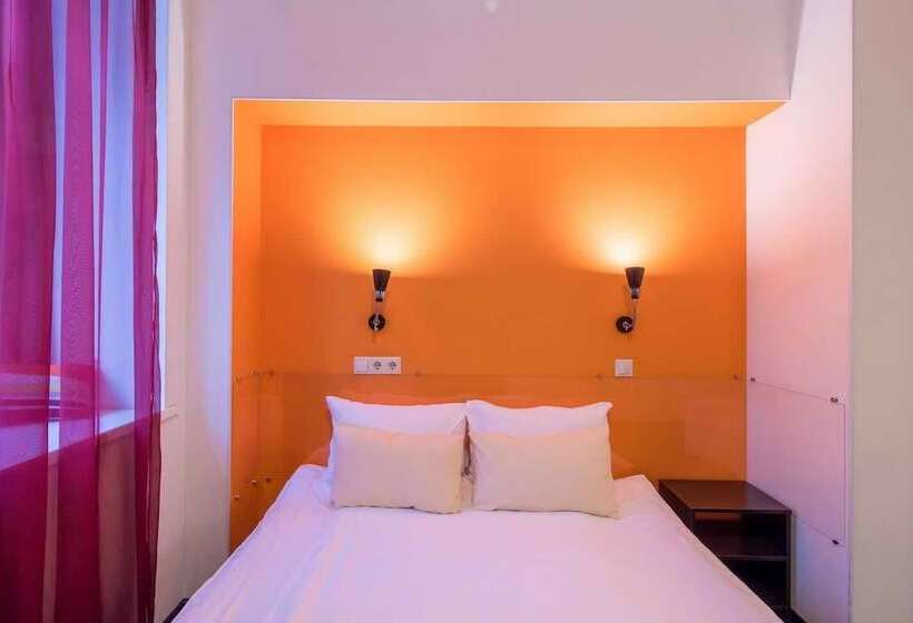 ホテル Travelto Kazanskiy 43