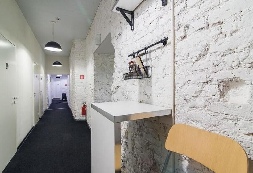 ホテル Travelto Kazanskiy 43