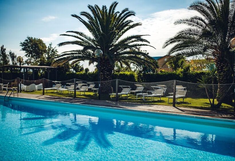 Отель Unaway Imperial Beach