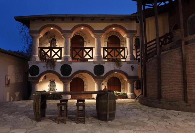 هتل Vinifera Vineyards