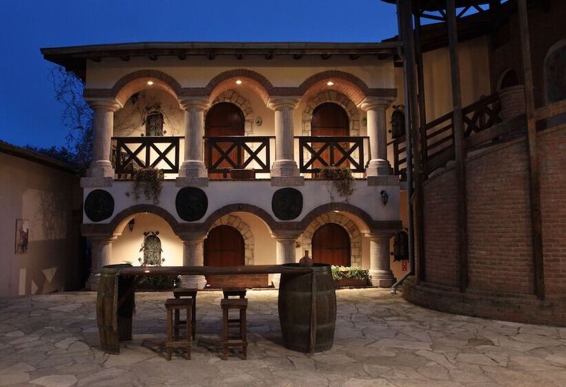 هتل Vinifera Vineyards
