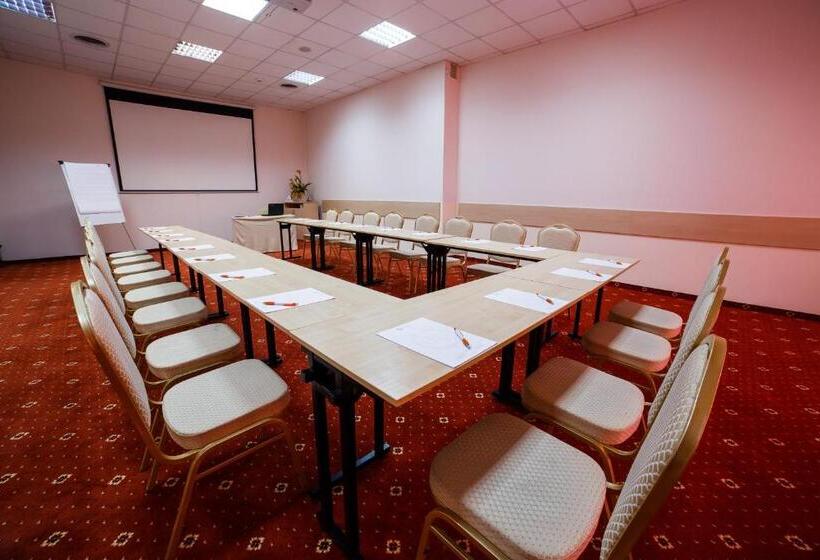 هتل Wellness & Spa Nowy Dwór