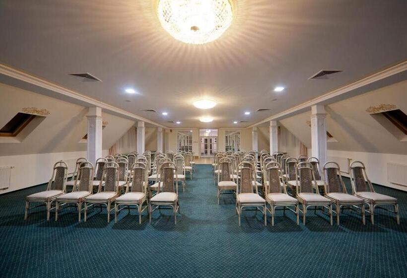 هتل Wellness & Spa Nowy Dwór