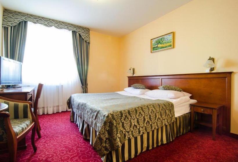 هتل Wellness & Spa Nowy Dwór