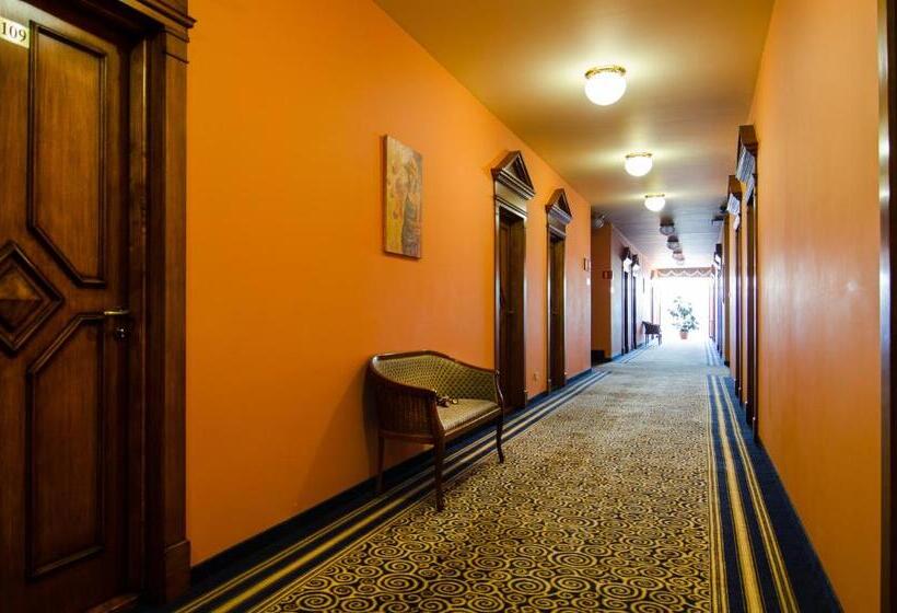 هتل Wellness & Spa Nowy Dwór