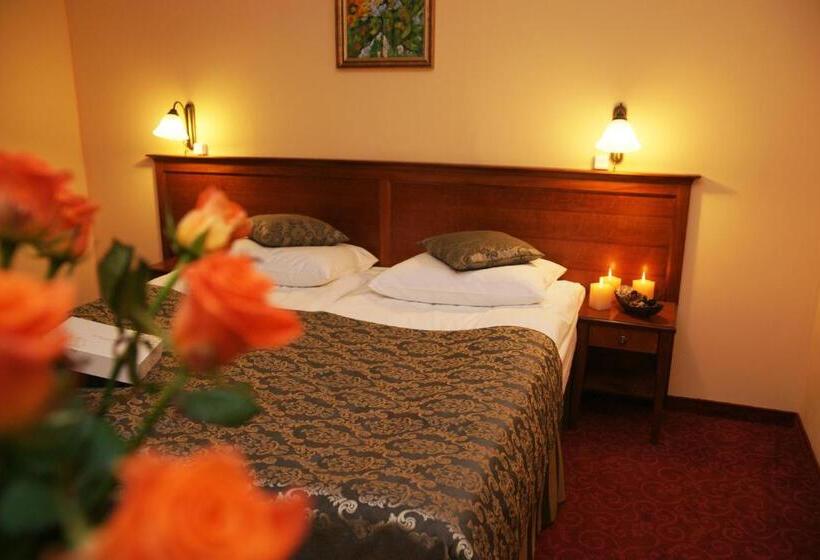 هتل Wellness & Spa Nowy Dwór