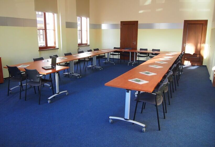 هتل Wenderedu Business Center