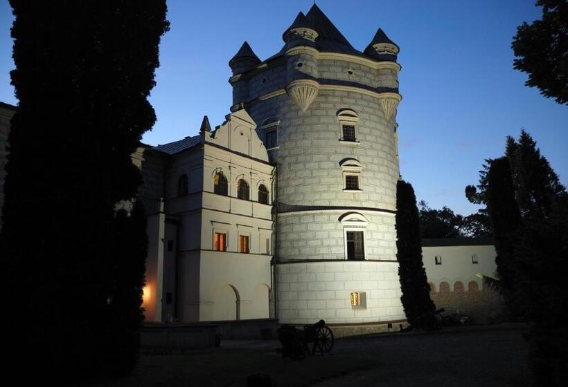 فندق Zamek W Krasiczynie