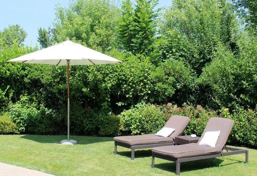 Joia Hotel & Luxury Apartments