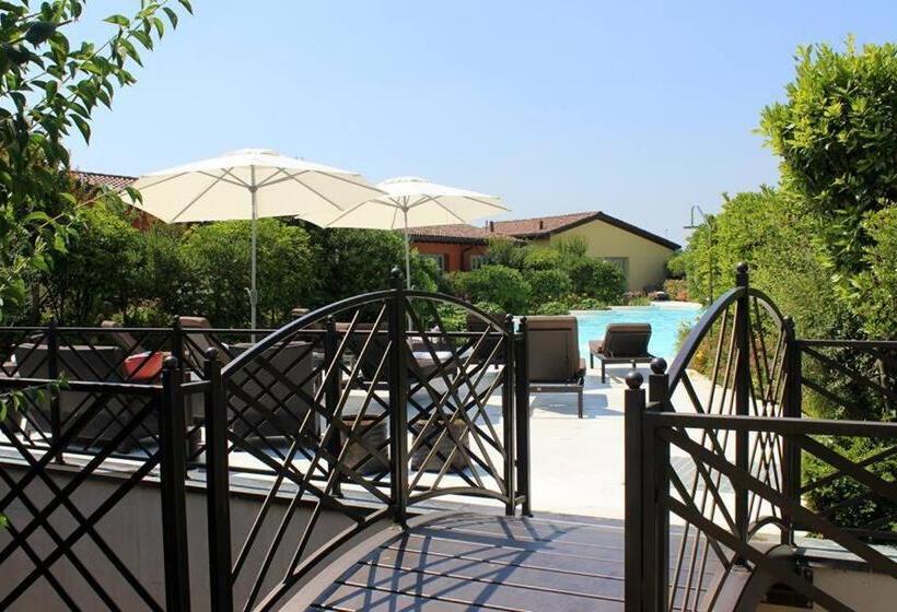 Joia Hotel & Luxury Apartments