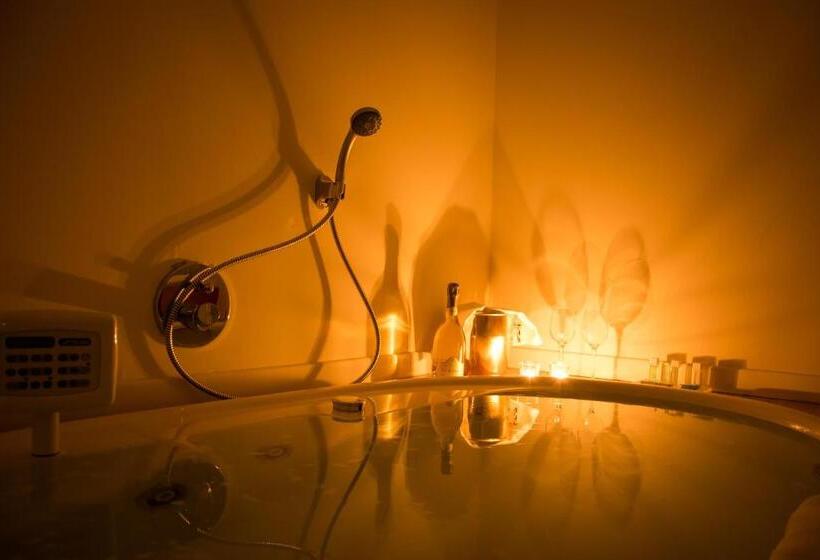 Joia Hotel & Luxury Apartments