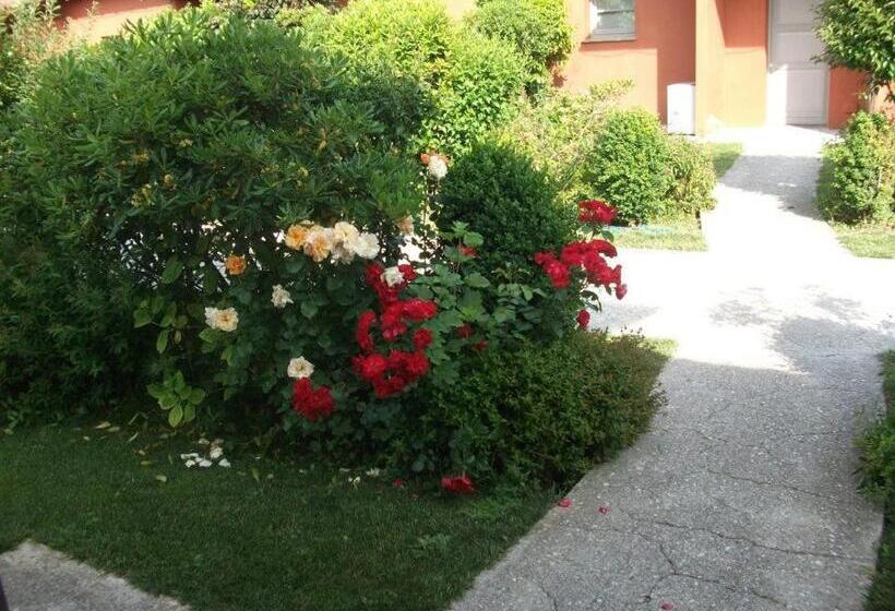 Joia Hotel & Luxury Apartments