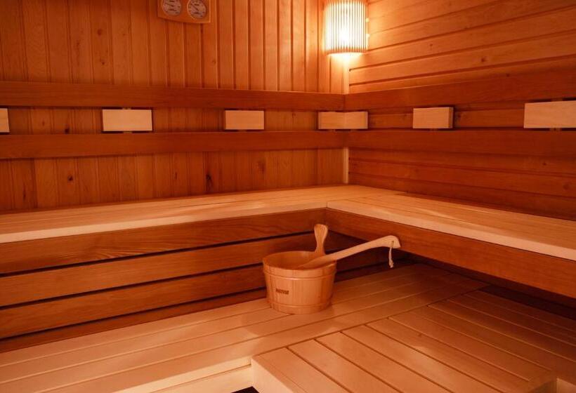 Lipa Hotel és étterem