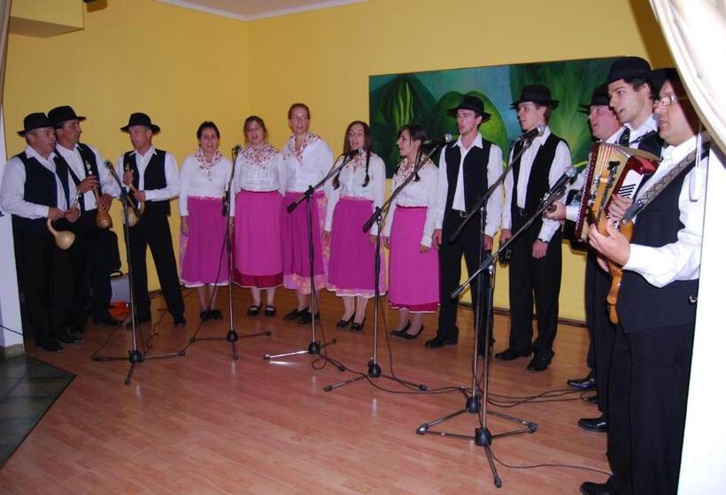 Lipa Hotel és étterem