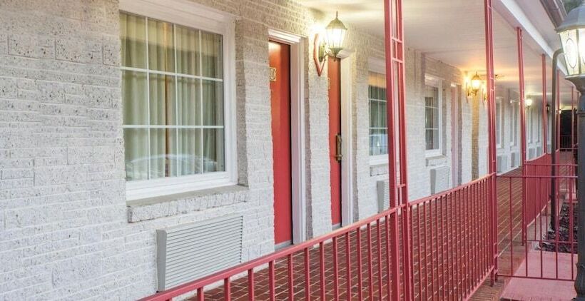 Мотель The Hillside