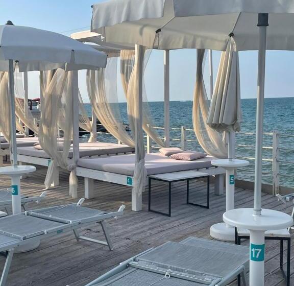 اقامتگاه Fabris Palace